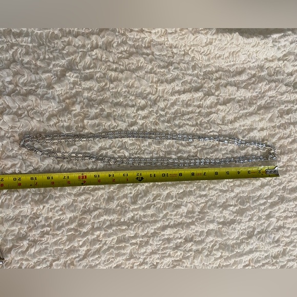 Vintage Sarah Coventry stamped silver long necklace with circular pendant - Picture 5 of 9